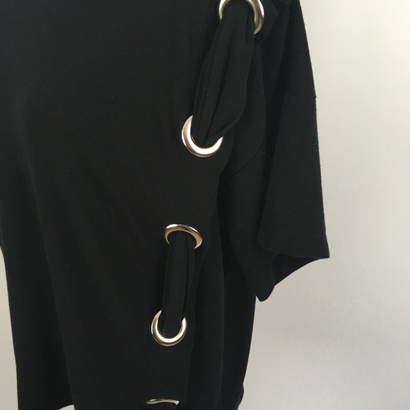 Harlowe & Graham Women's Top Grommet Dolman Tee - Picture 5 of 8